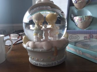 Precious Moments 4 items