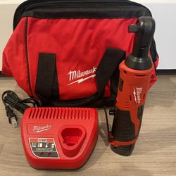 M12 12V Lithium-Ion Cordless 3/8 in. Ratchet Kit with One 1.5 Ah Battery, Charger and Tool Bag