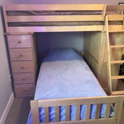 Twin Bunk bed With Desk