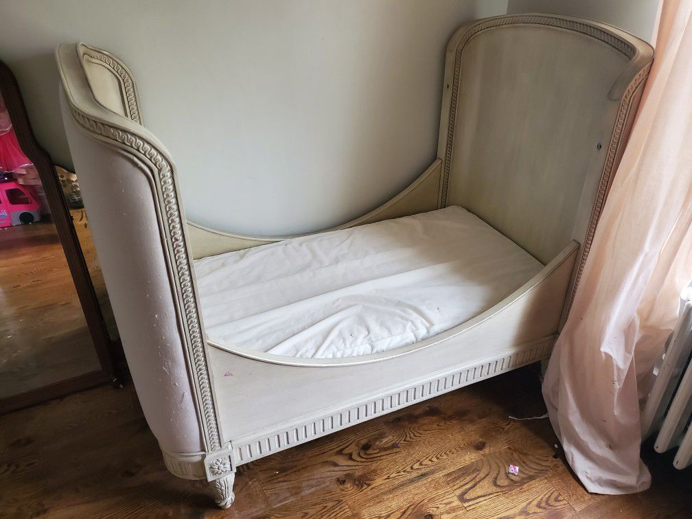Restoration Hardware Belle Crib/Toddler Bed