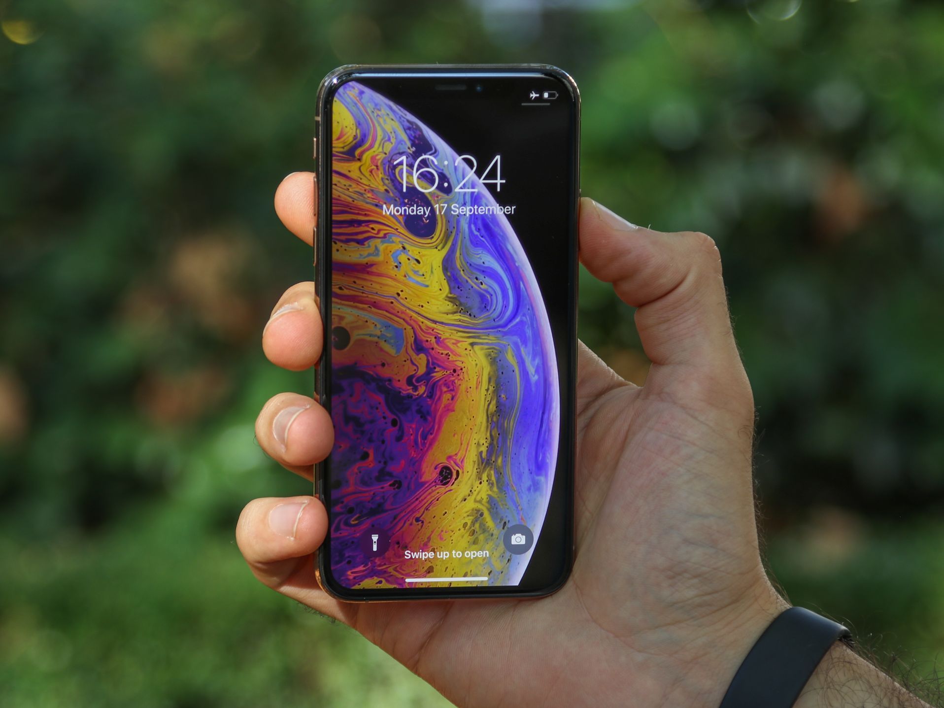 Apple iPhone XS Max | Smooth, Sleek & Affordable!