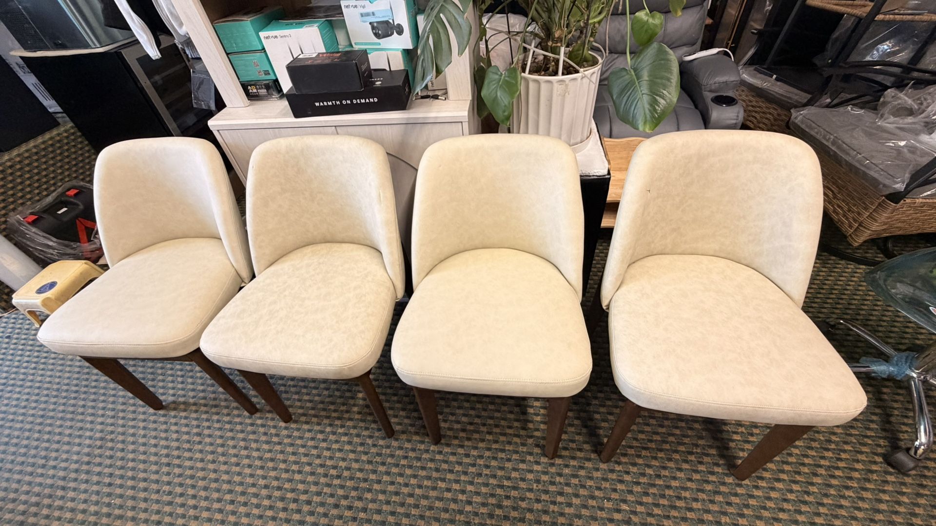 VKNOW Modern Dining Chairs Set of 4, Faux Leather Kitchen Chairs with Wood Legs, Upholstered Side Chair for Kitchen Dining Room, Beige