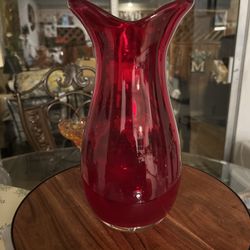 Beautiful Hand Blown Rubies & Roses Teleflora Gifts Red Heavy Glass Vase 9 1/2”