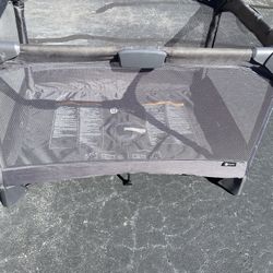 4moms Play Yard (No Mattress)