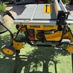 DeWalt Table Saw With Stand 