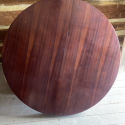 Pedestal style dining room table with leaf and six chairs