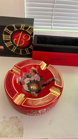 Cigar ashtray