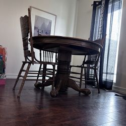 🔴 Vintage Solid Oak Table & Chairs! (Must Go ASAP)