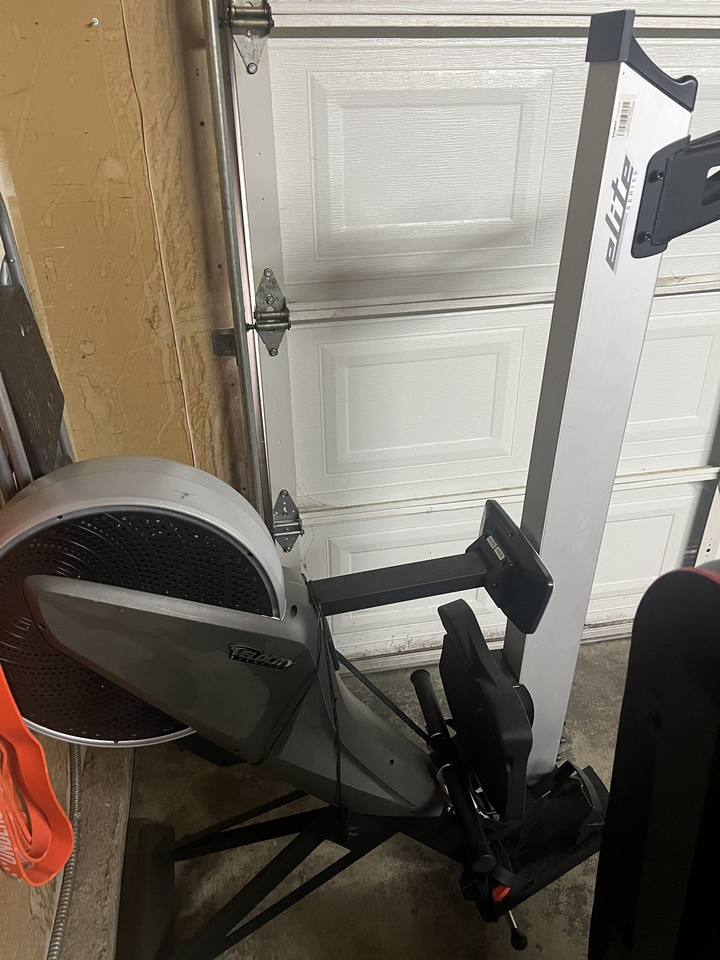 Velocity Elite Series Rower - Free