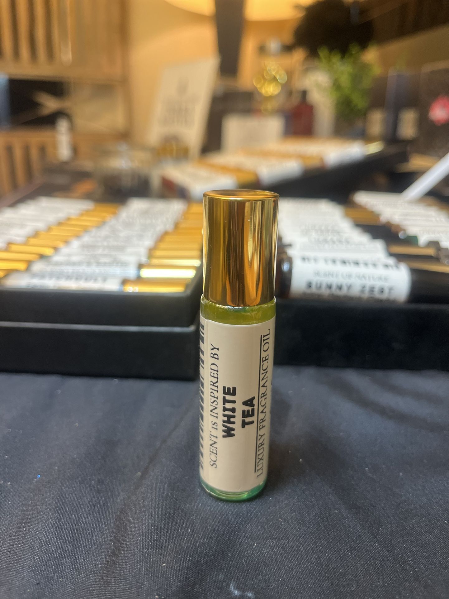 π΅ White Tea Perfume Oil β Clean & Calming Unisex Elegance! π΅ Pure Perfume Oil | Made in USA πΊπΈ β¨ Description: Refresh and soothe your senses with