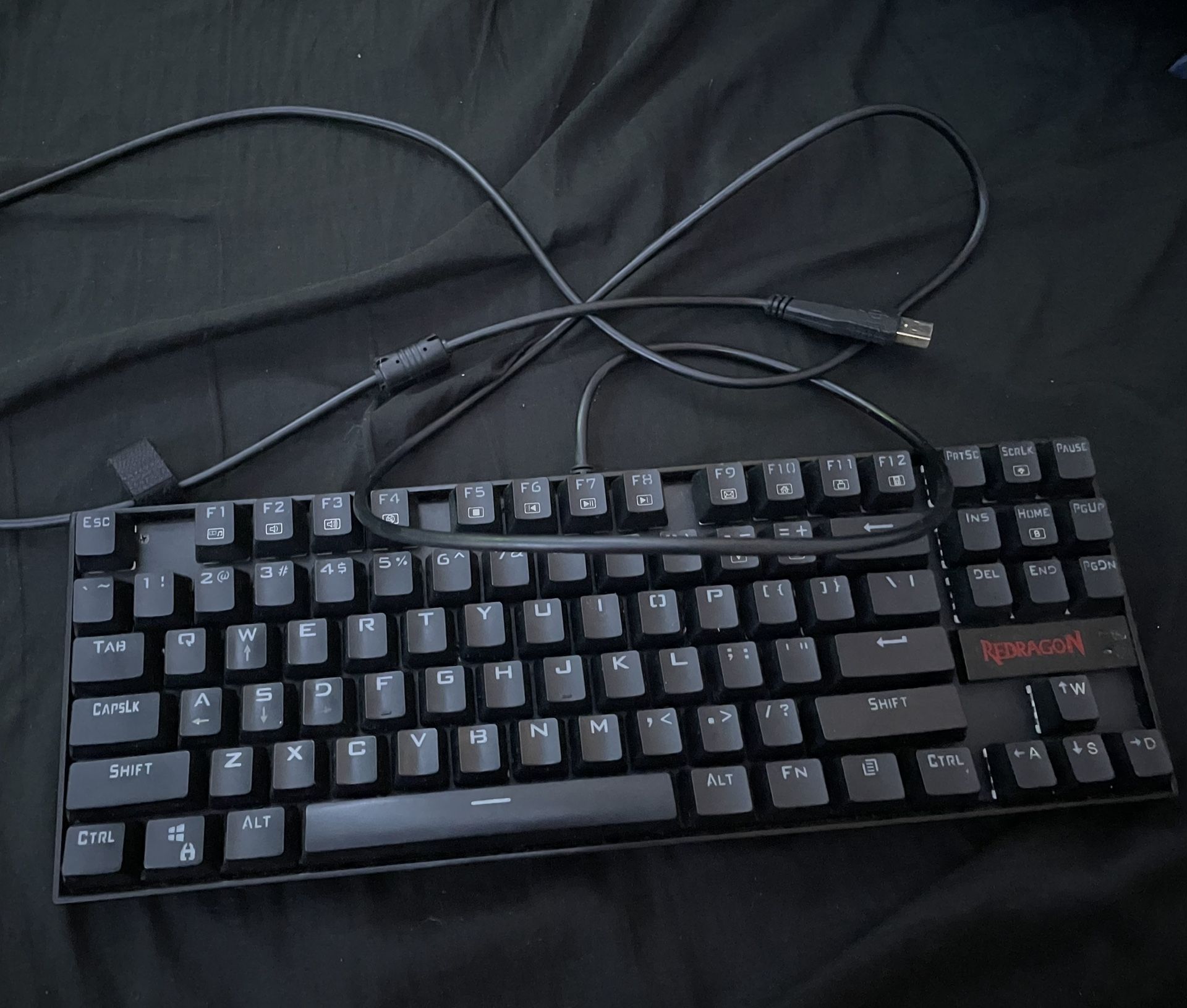 Redragon K552 Gaming keyboard ( Blue Switches )