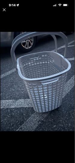 Plastic laundry basket