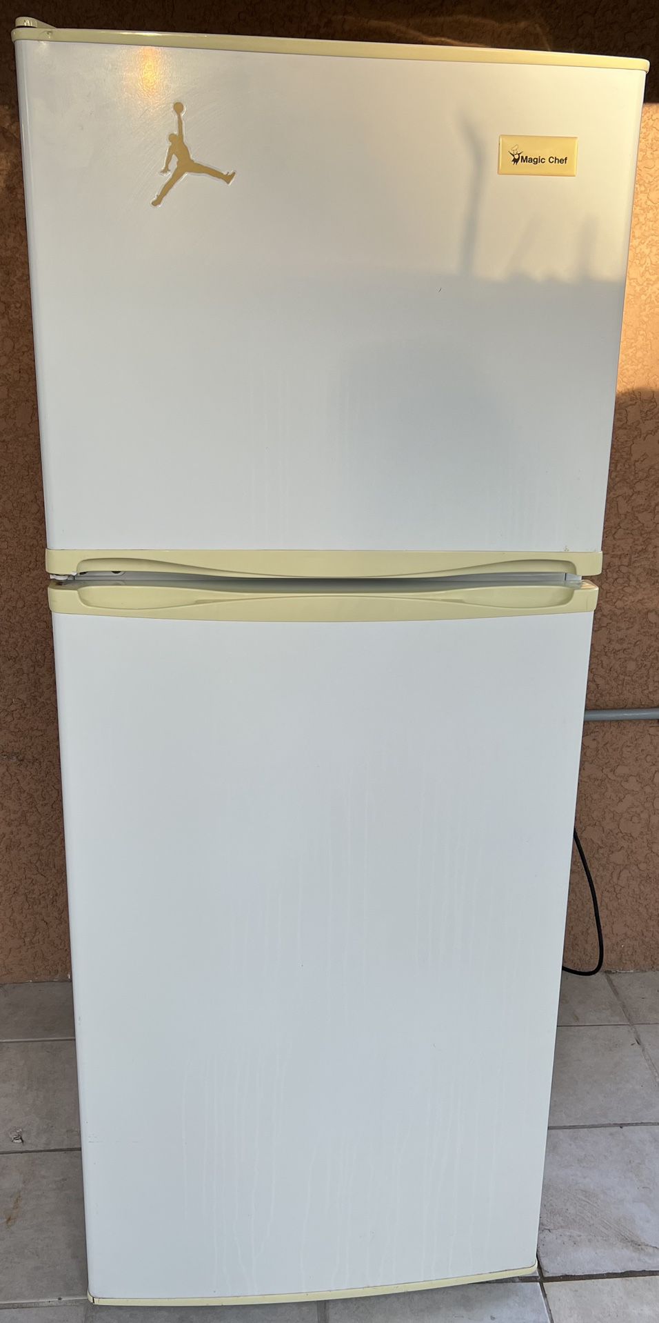 Refrigerator 24x60