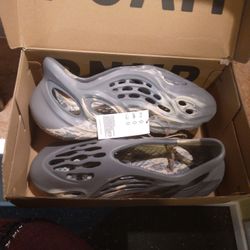 Adidas Yeezy Foam Rnnr Size 10