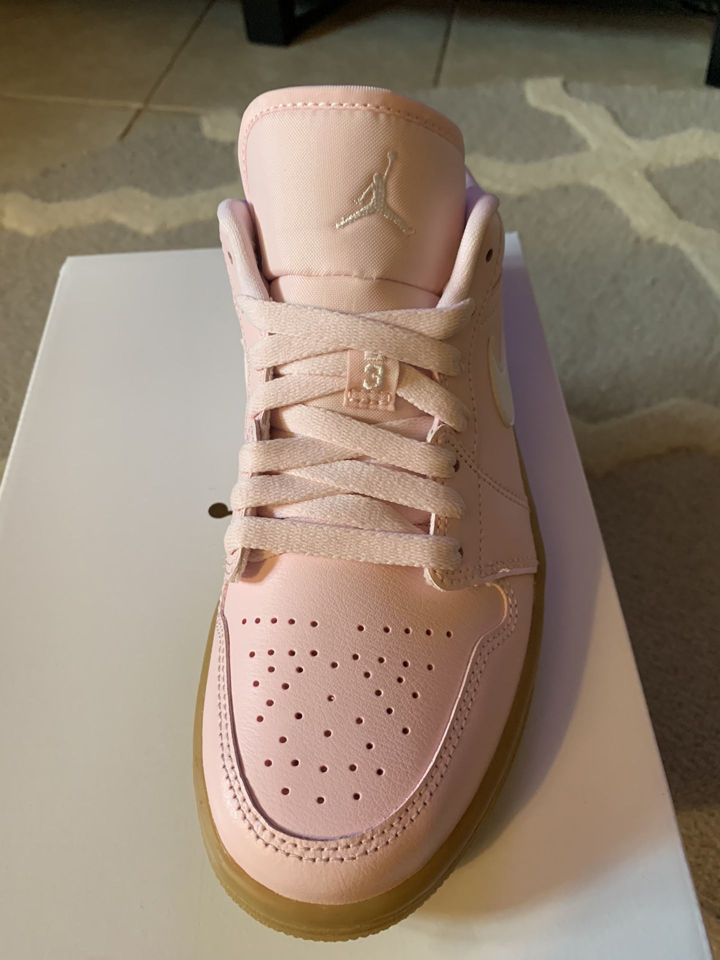 Jordan 1 Low Soft Pink / Sz 6.5y / New!!!