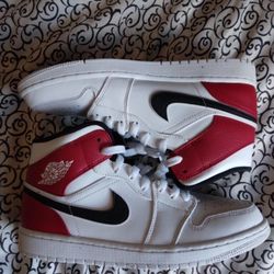 Jordans 1 Chicago Remix