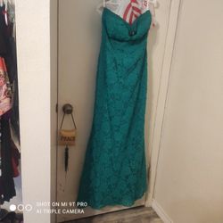 PROM DRESS EMERALD GREEN COLOR 