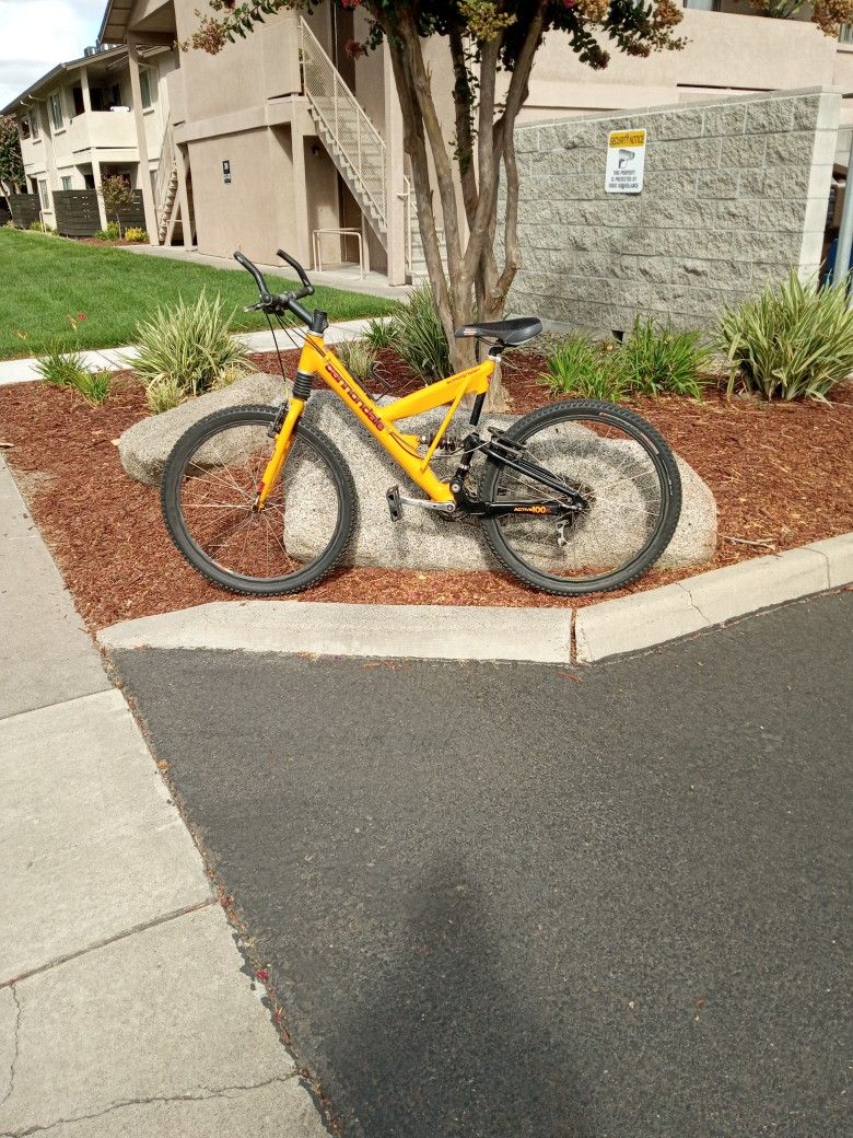 Cannondale SuperV900 Comp