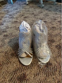 Comfy View silver heels