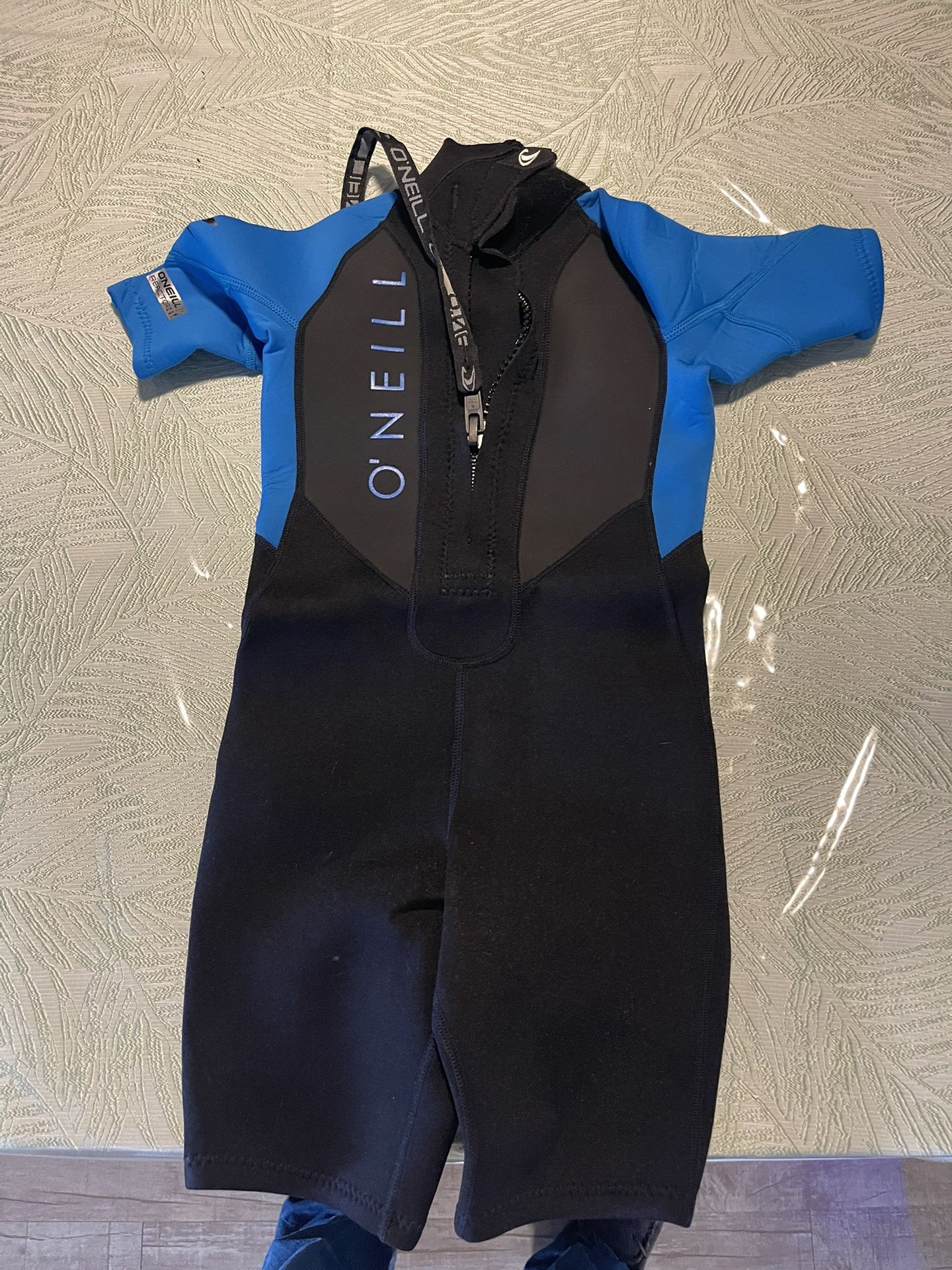 O’Neill Ford Kid Size 6 Like New