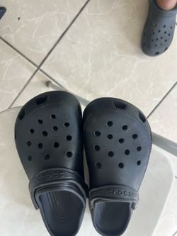 Crocs 9-11 size