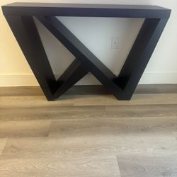  Console Table