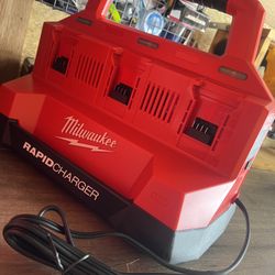 Milwaukee M18 Packout 6 Rapid Charger 