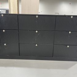 M-(Minor damage)(Different handles) Black Dresser for Bedroom, Modern Dresser with 9 Drawers and Smooth Slides, Wide Chest of Drawers with Silver Hand