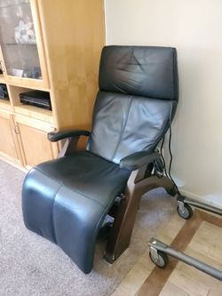Zero gravity chair