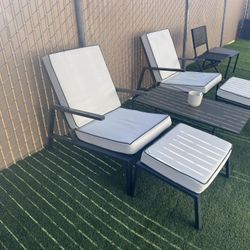 Outdoor patio Chairs W Footrests