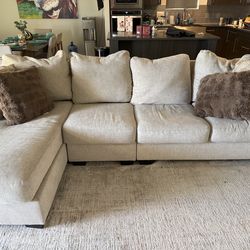 Modern Beige Sectional Sofa with Chaise – Spacious & Comfortable