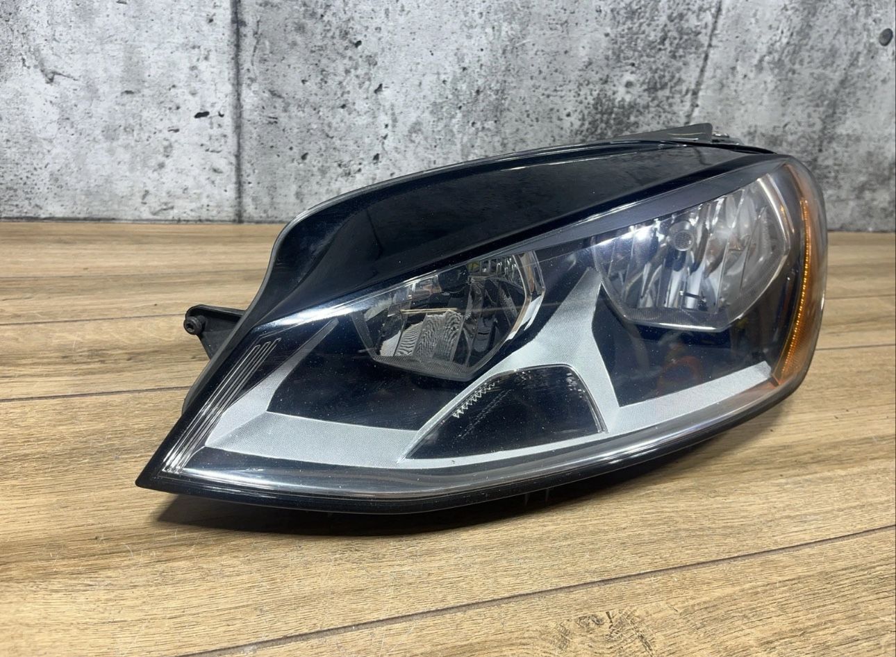 2018 - 2020 Volkswagen Golf GTI Halogen Left LH Side Headlight Used OEM