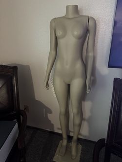 Full-Body Headless Female Brazilian Mannequin – Dress Form with Metal Base