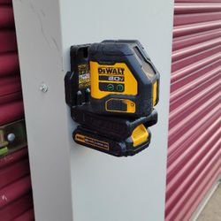 DeWalt 20v Laser Level (Green Cross Line) With Battery 
