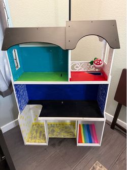 Open doll house
