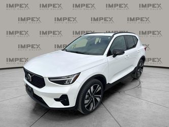 2025 Volvo XC40