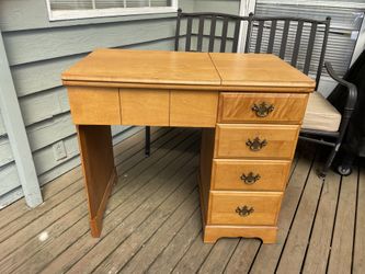Sewing desk