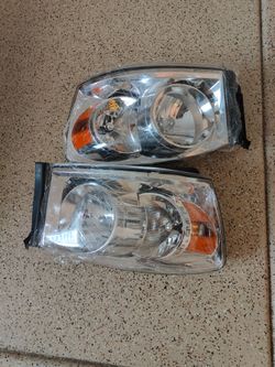 Driver side and passenger side 2 Dodge ram 2006_2009 lights