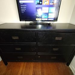 Six Drawer Dresser And Two Nightstands