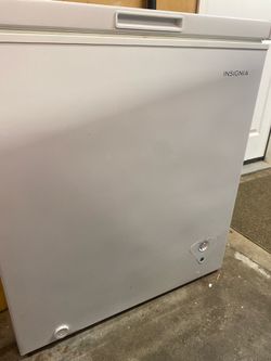 Insignia 7 cubic feet freezer