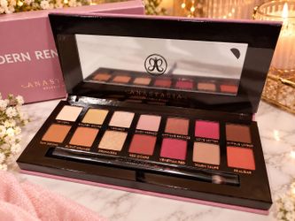 Anastasia Beverly Hills Modern Renaissance Eyeshadow Palette.