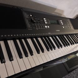 Yamaha PSR-E373 61-Key Keyboard – Excellent Condition