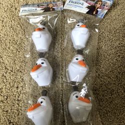 6 Frozen II Treat Container. Open Up.