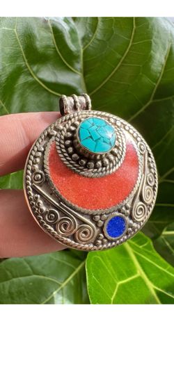 Vintage & Handcrafted Ethnic Tibetan Moon Shape Pendant Inlay Stones Set In Silver 2”in & 31grams