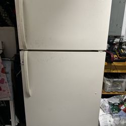 Refrigerator With Freezer