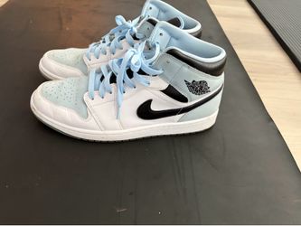 Men’s Nike Jordan Baby Blue Ice Blue size 11 barely worn