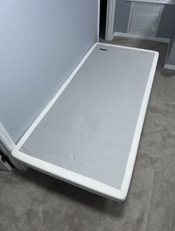 Twin XL Serta Motion II Adjustable Bed Base With Remote