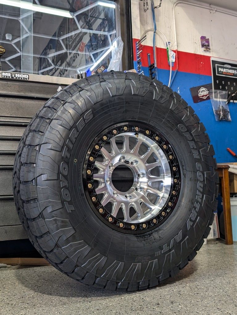 KMC KM445 17" Black Beadlock Ring