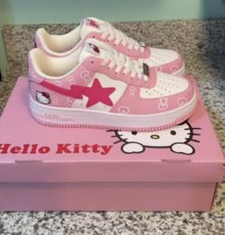 Bapes Nike hello kitty Pink white size 6 women’s rare