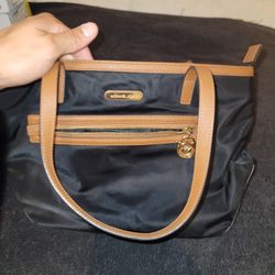 Womans Michael Kors Handbag 